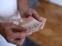 Serbian Average Net Salary Rises to 107,705 Dinars in May