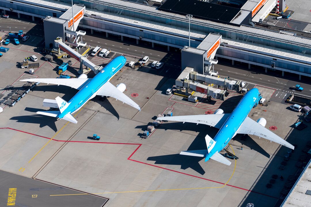 Amsterdam Schiphol Airport Reports Passenger Growth Amid Fee Hike
