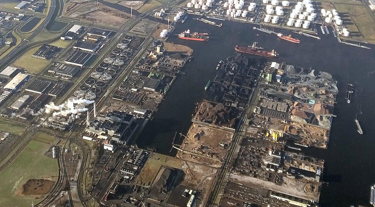 Amsterdam Faces €400 Million Loss in Failed Waste Plant Sale