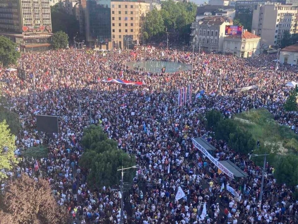 Nasilan sukob izbija u Srbiji zbog isključenja studenata