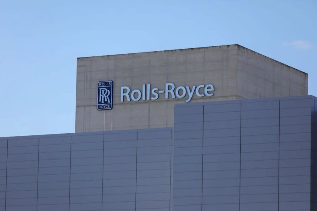 Rolls-Royce Earnings Drive FTSE 100 to Monthly High
