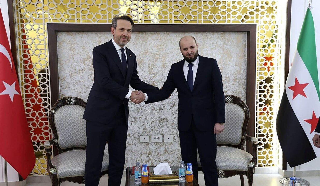 Lebanese President Urges Hezbollah to Disarm Before Peace Talks Resume