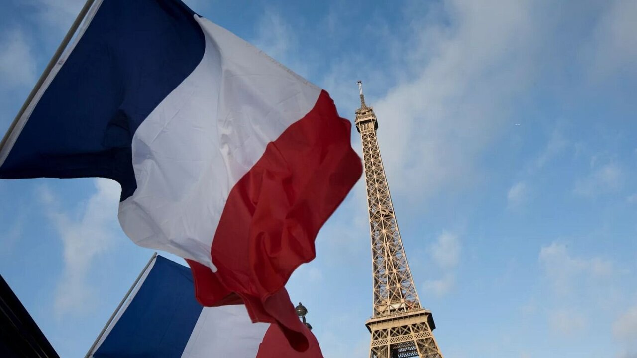 France Suspends Gaza Evacuations Over Antisemitism Controversy