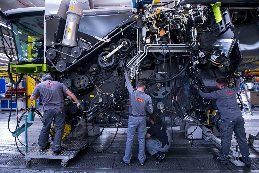 France’s Manufacturing Sector Disappoints as PMI Falls Short