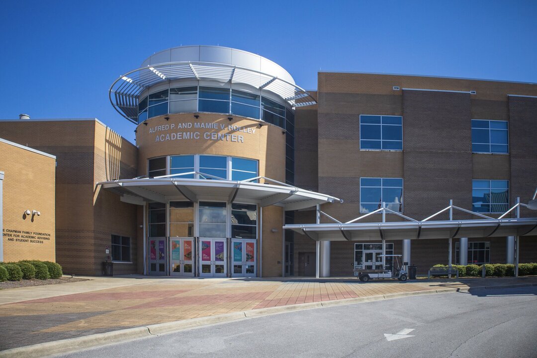 FSU Panama City Prepares for New Semester with Community Focus