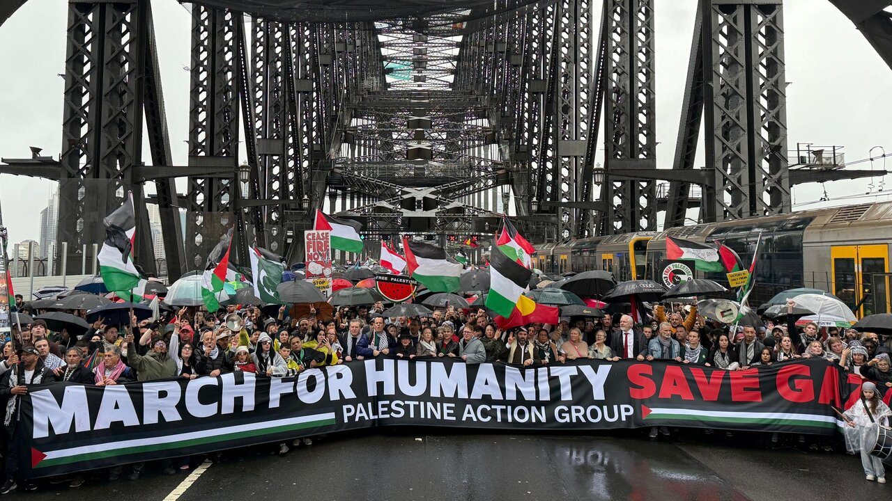 Tens of Thousands March Across Sydney Harbour Bridge in Pro‑Palestine Protest