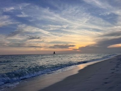 Domestic Beach Travel Surges in Panama City as Weekend Trips Rise