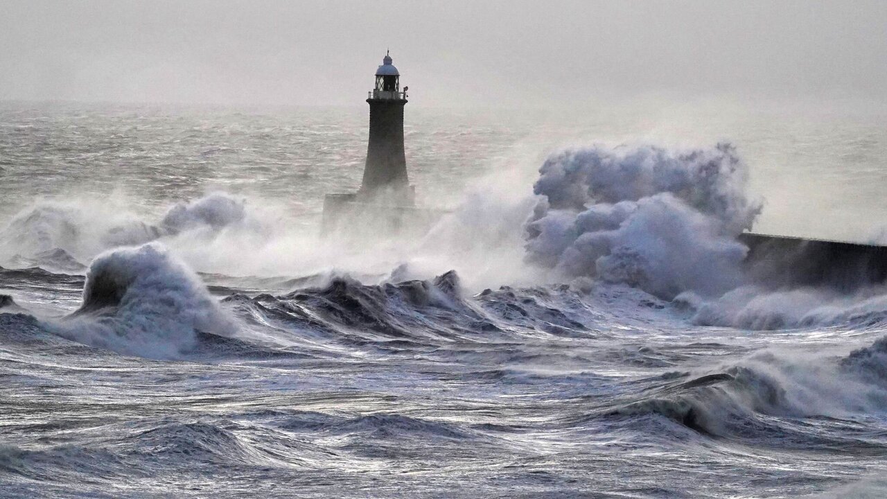 Storm Floris Hits Northern UK with 80 mph Winds