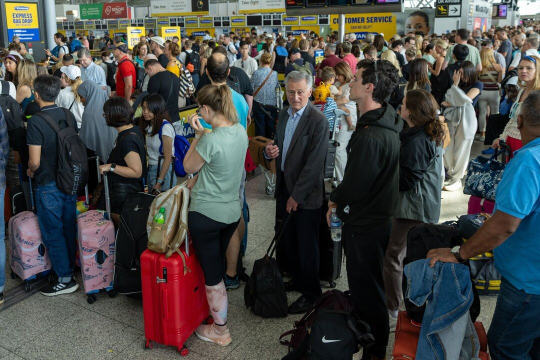 Major Travel Disruptions Hit Amsterdam Schiphol Amidflight Cancellations