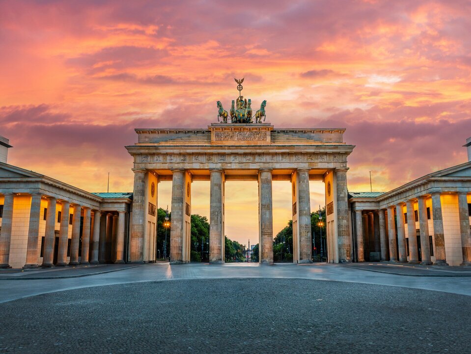 Deutschlands Dienstleistungssektor kehrt im Juli zu einem moderaten Wachstum zurück.