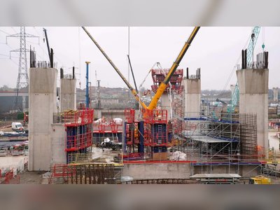 UK Construction Activity Falls at Fastest Rate Since Pandemic