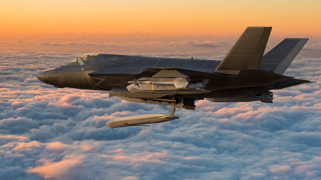 UK Considers Hosting US Nuclear Weapons Again