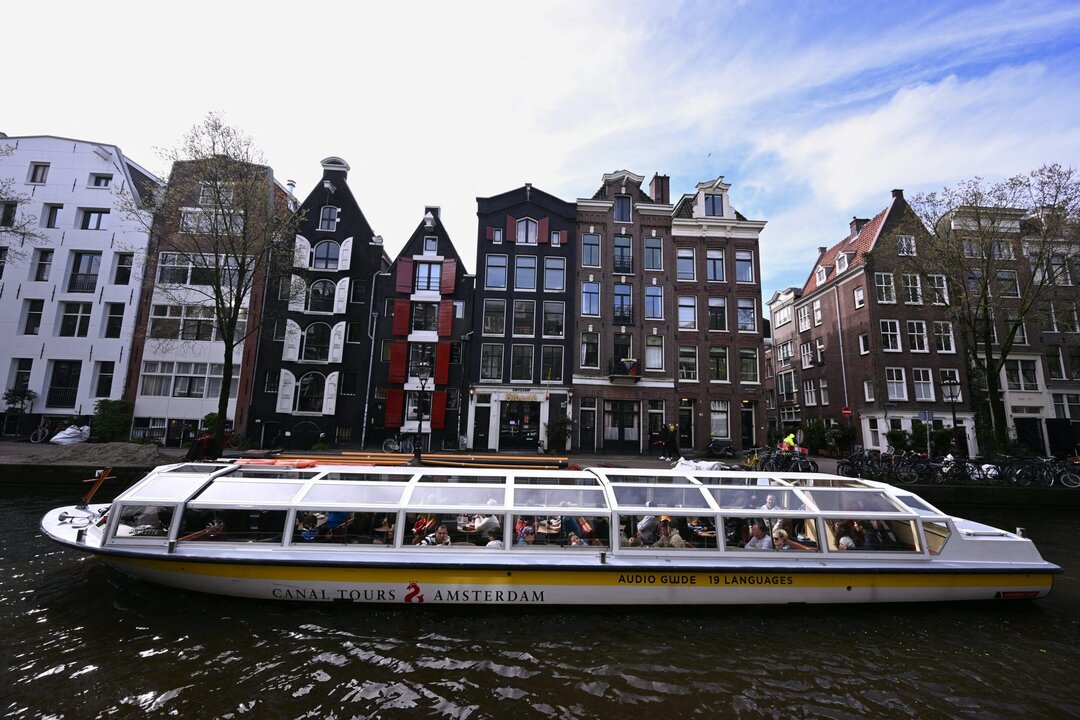 Amsterdam to Restrict River Cruise Activity