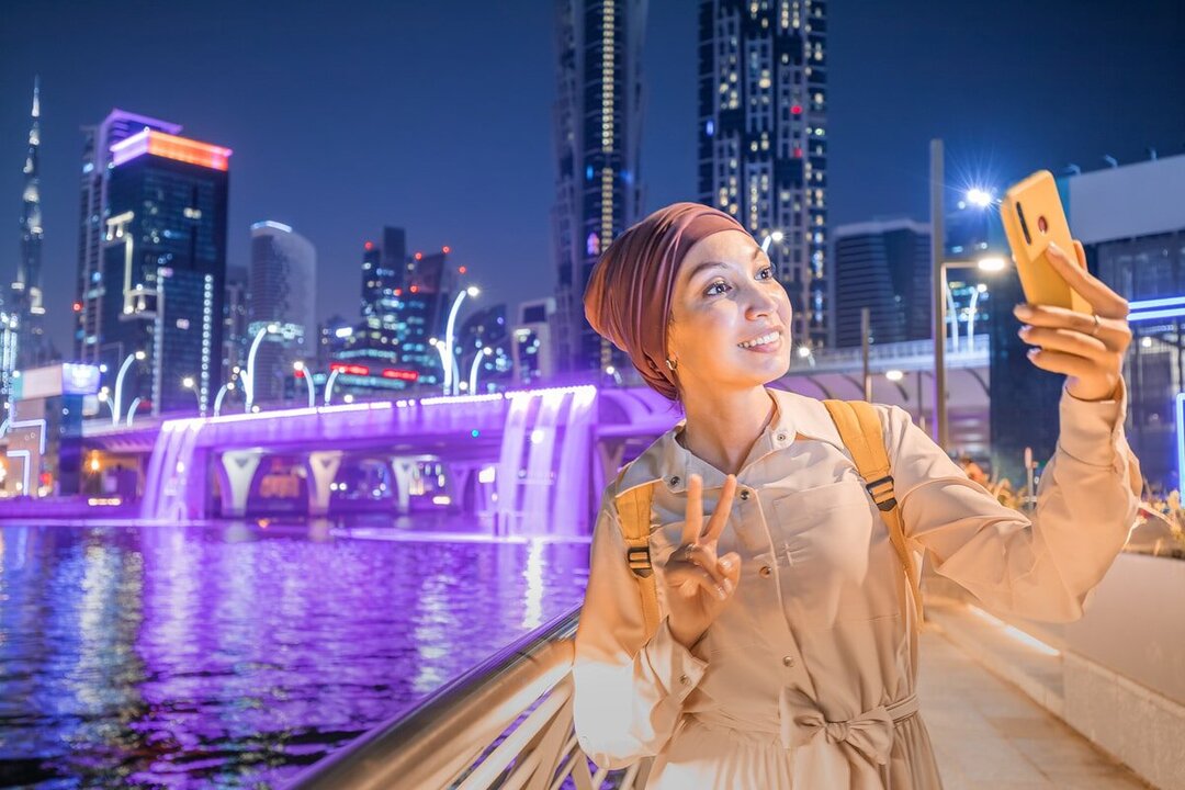 دبي تبرز كمركز لتسويق المؤثرين