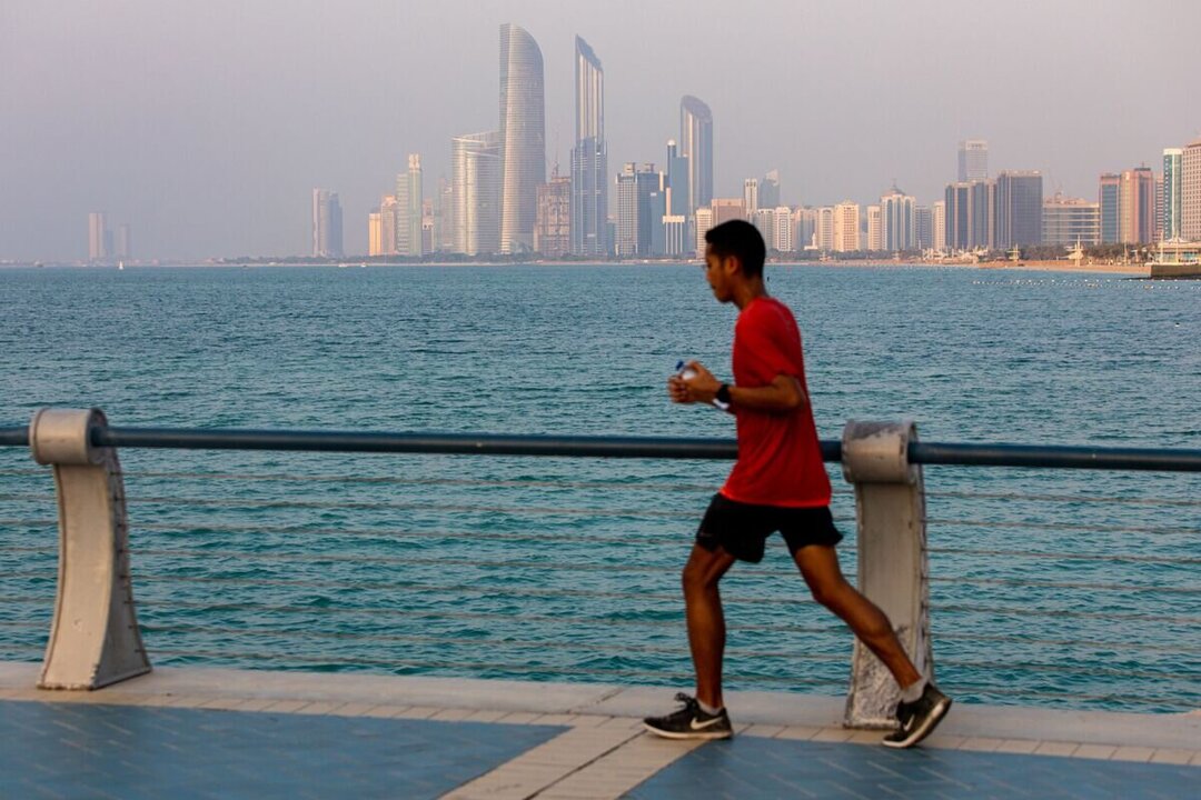 أبوظبي تتبنى نظام تعويضات على نمط وول ستريت