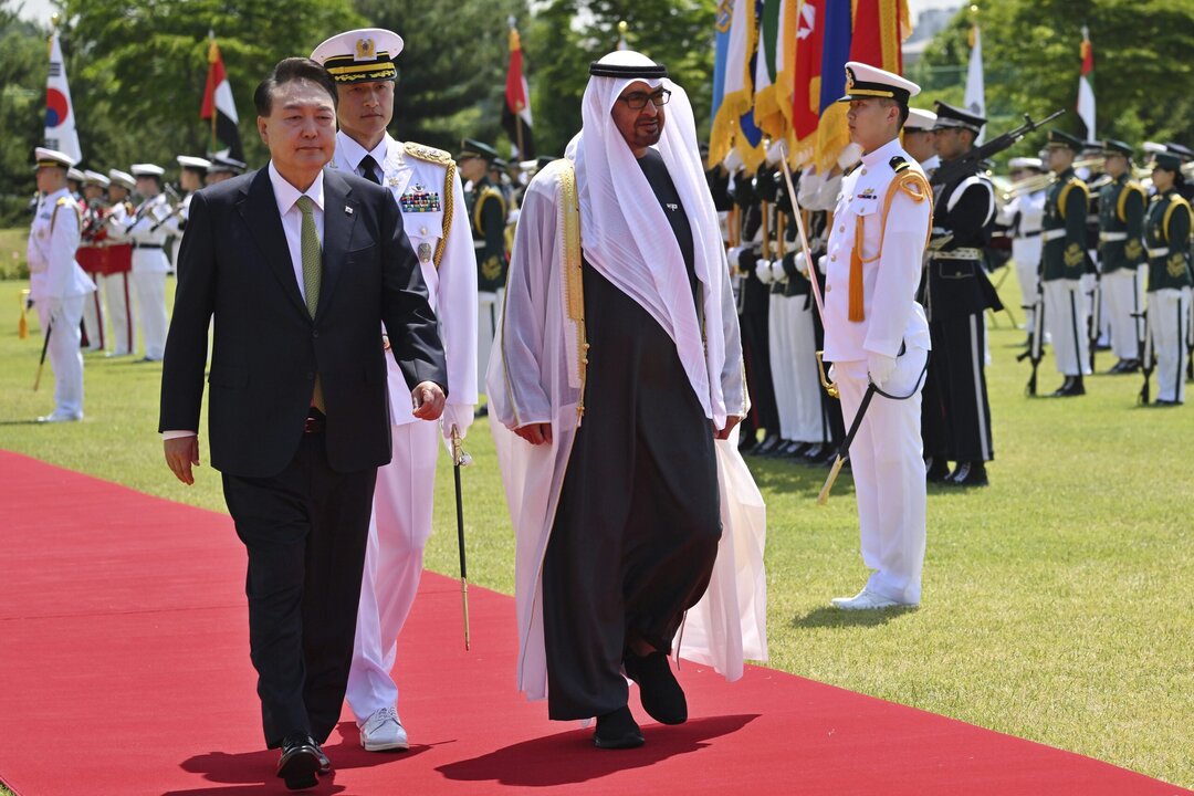 الإمارات وكوريا الجنوبية تعززان الروابط العسكرية