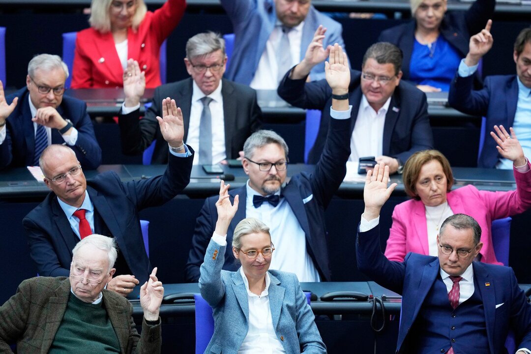 Rechtsextreme Populisten führen Umfragen in Deutschland, Frankreich und Großbritannien an.