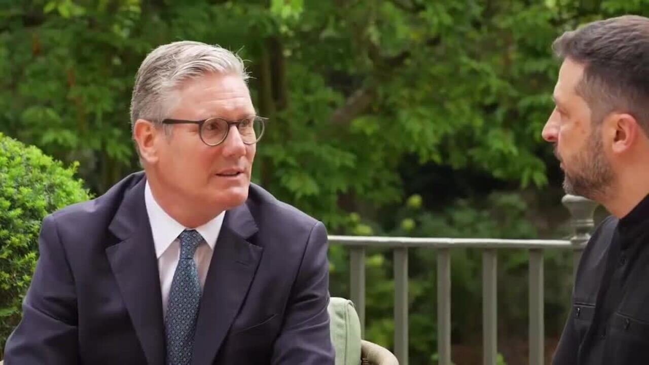 Zelensky Meets Starmer in London Ahead of U.S.-Russia Summit