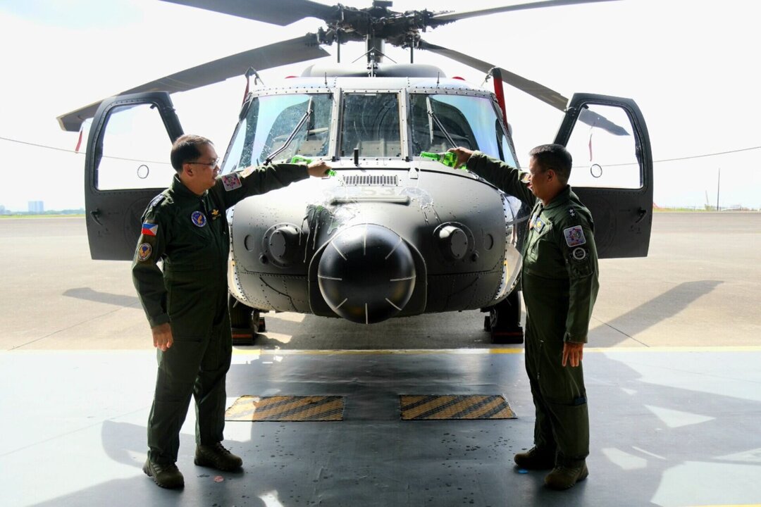 Philippine Air Force Receives Five New Black Hawk Helicopters