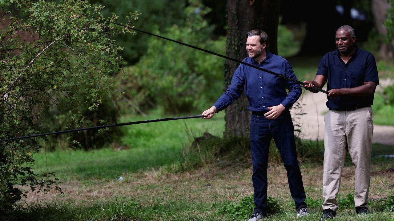 UK Foreign Minister May Face Fine After Fishing Trip with JD Vance