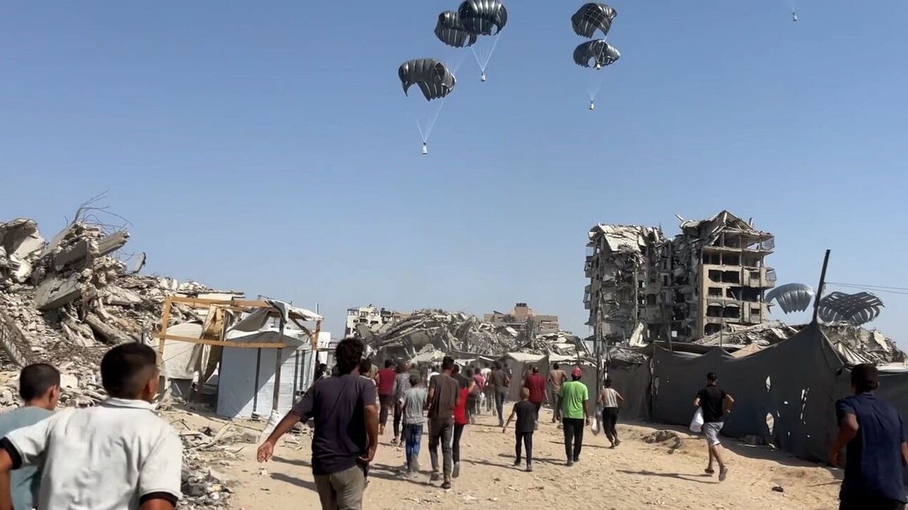الإمارات تقوم بإجراء 72 إسقاط جوي للمساعدات إلى غزة