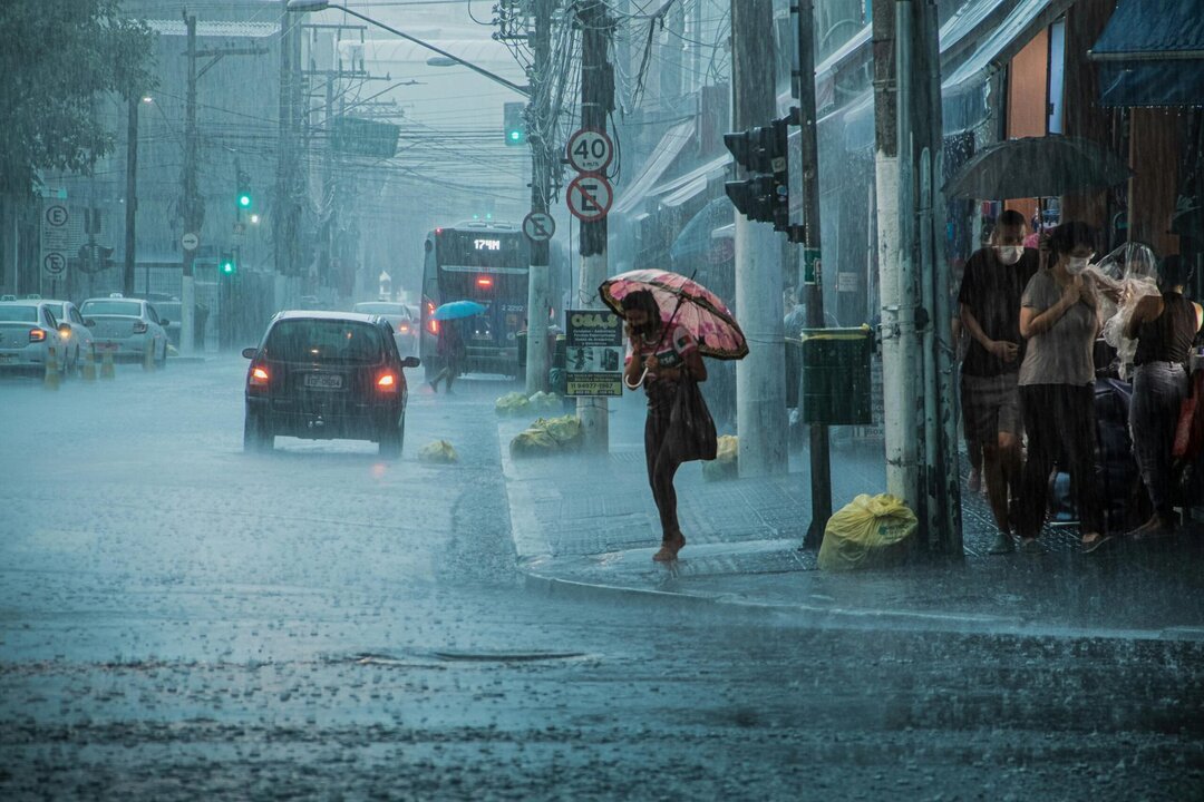 UK Braces for 600-Mile Rainstorm