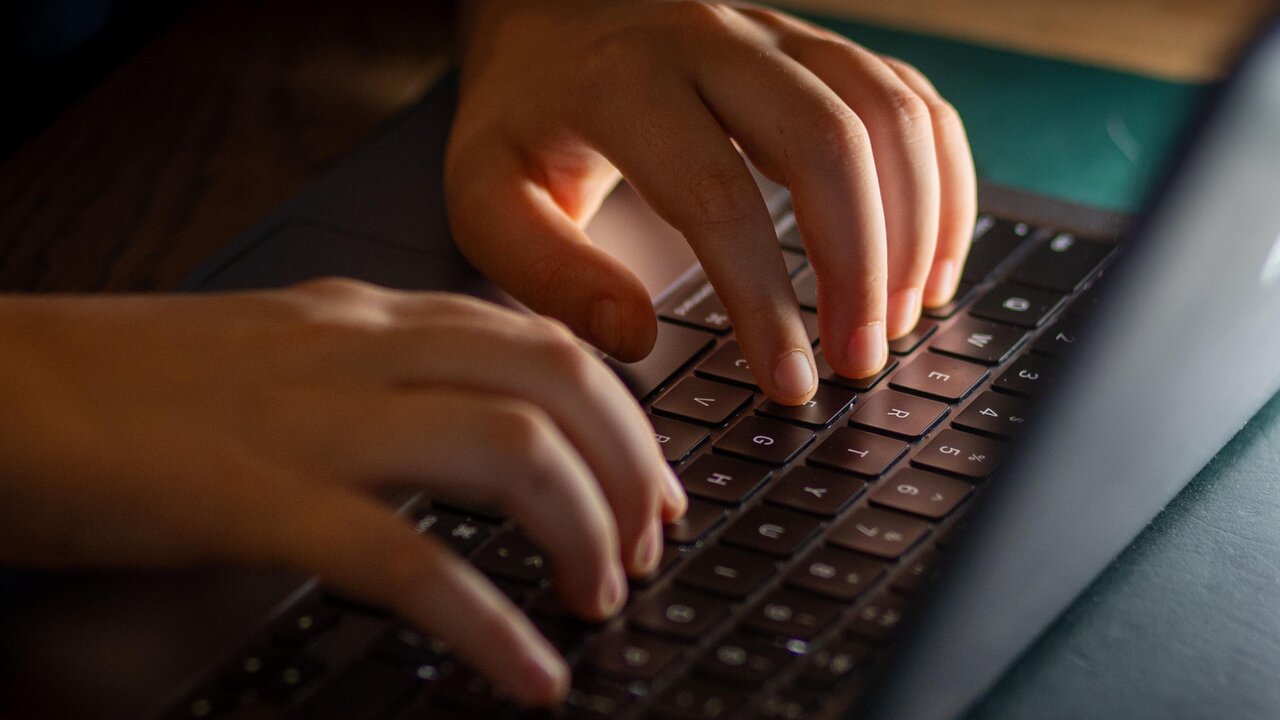 UK Faces Calls to Ban Children from Using VPNs