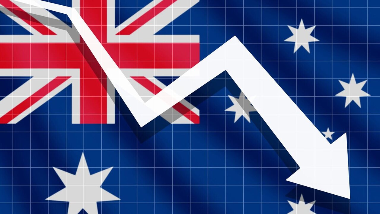 Australia’s Economy Shows Signs of Strain as Currency Holds Near Lows
