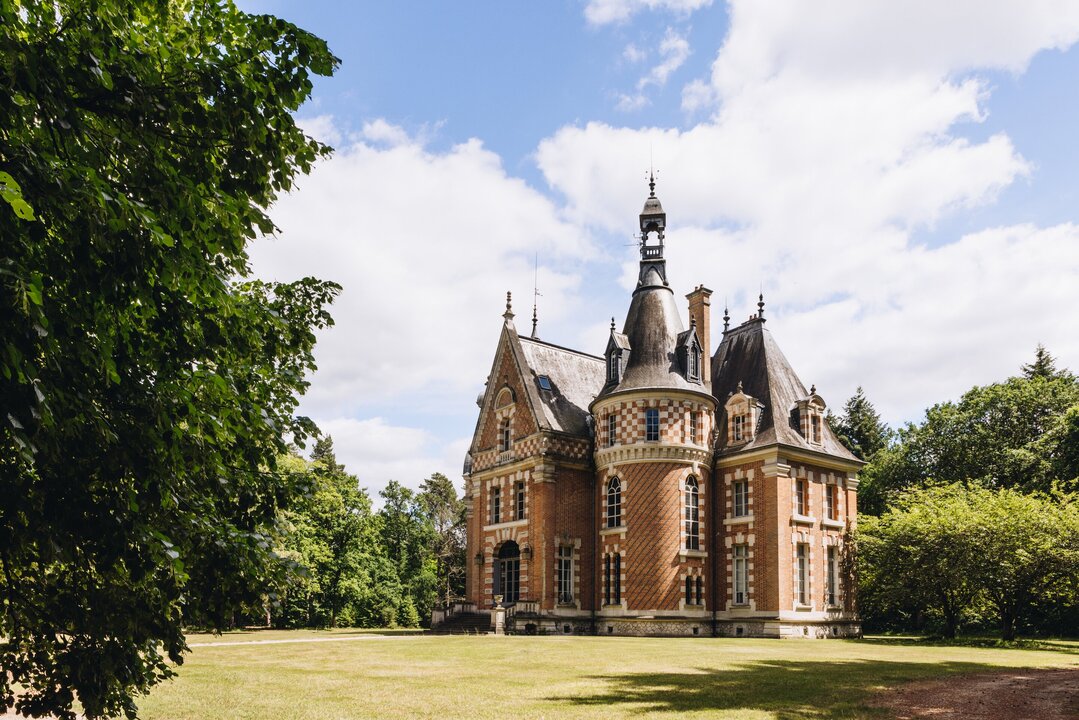 La propriété du Val de Loire en France se met en vente avec des caractéristiques de bien-être high-tech.