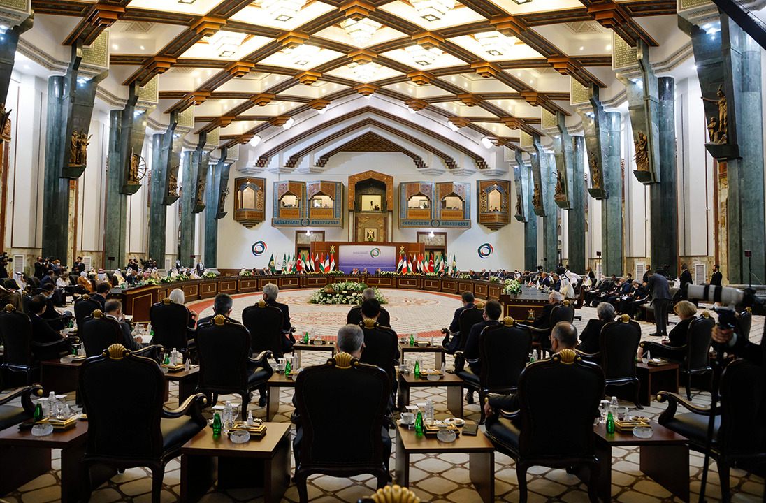 Study Assesses Effectiveness of UAE and Qatar Public Diplomacy