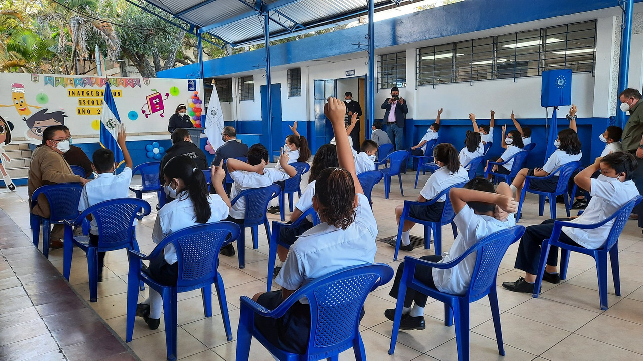 El Salvador Imposes Strict New School Dress and Haircut Rules
