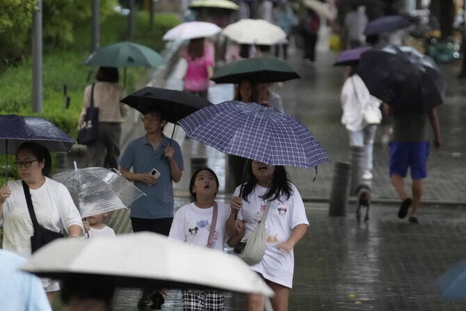 Bridge Collapse in China Results in Twelve Deaths and Four Missing