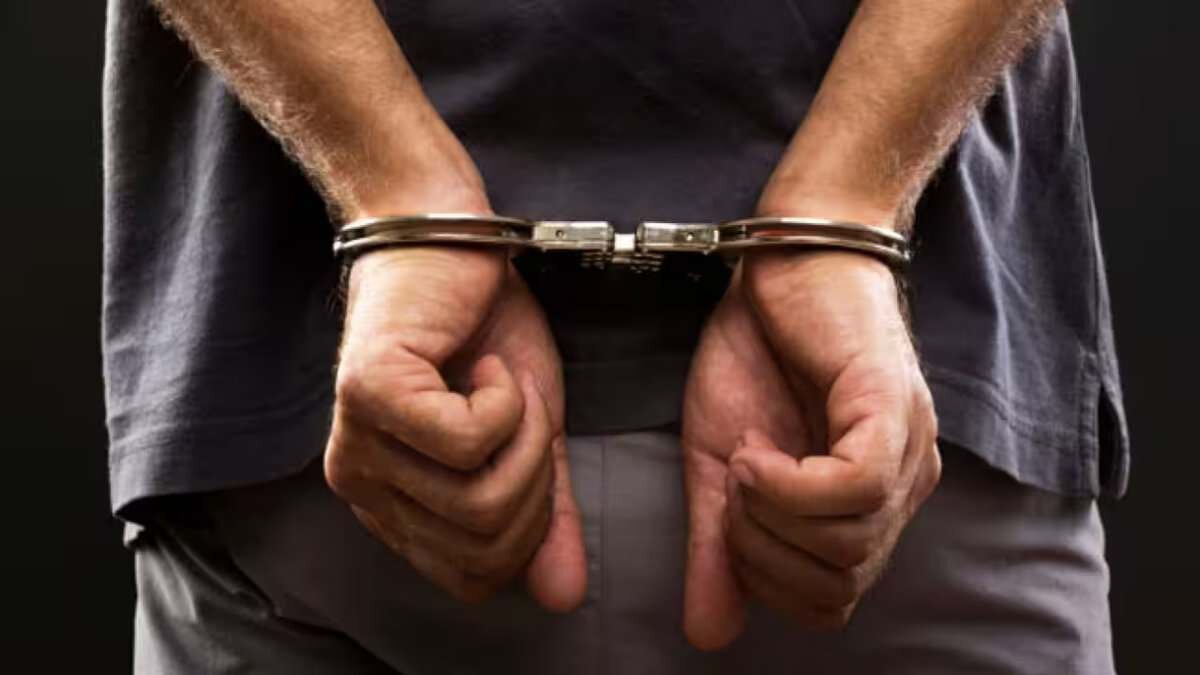 الإمارات تسلم اثنين من fugitives الدوليين