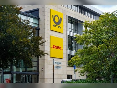 Deutschlands DHL schränkt die Sendungsdienste in die USA ein.