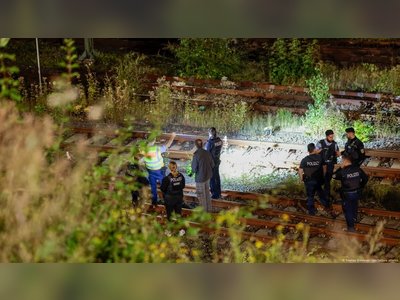 Feuer beschädigt Bahnschalter in Wuppertal