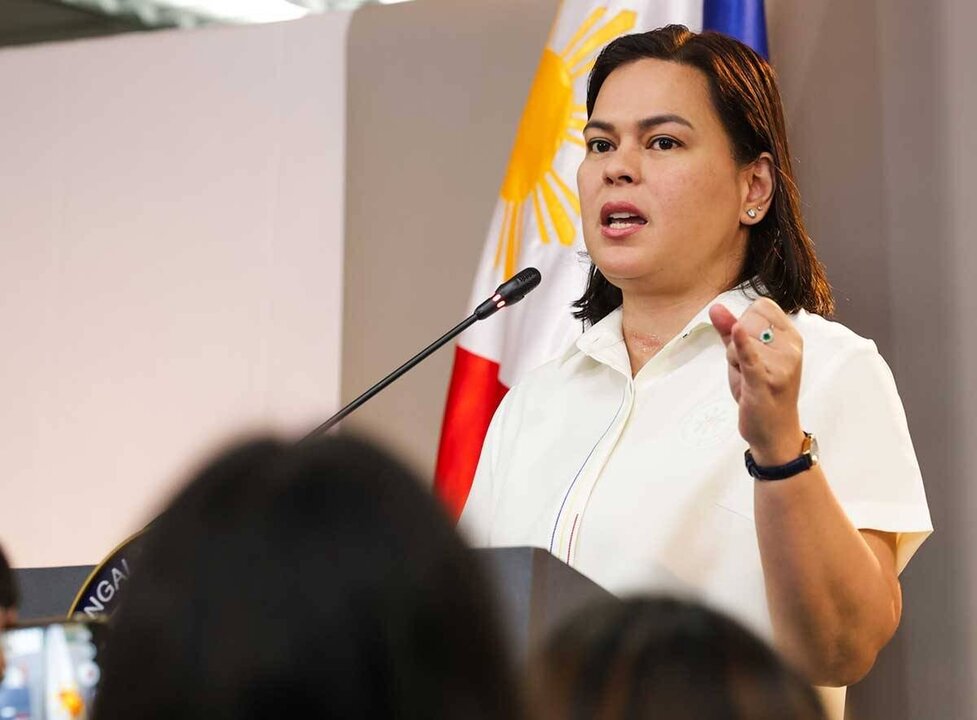 Sara Visits Kuwait to Meet Filipino Community
