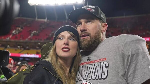 Taylor Swift and Travis Kelce Announce Engagement