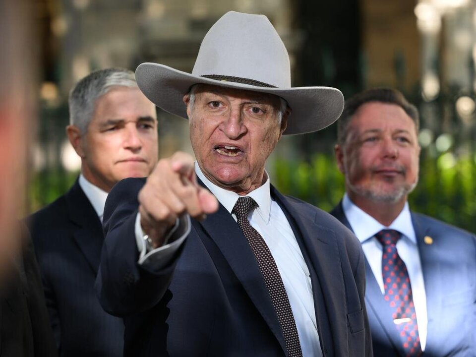 Australian Lawmaker Threatens Journalist at Press Conference