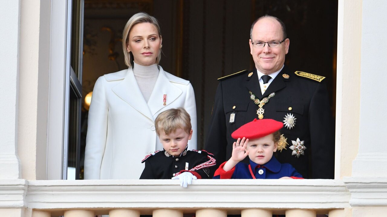 Prince Albert and Princess Charlene Appear With Twins on Palace Balcony