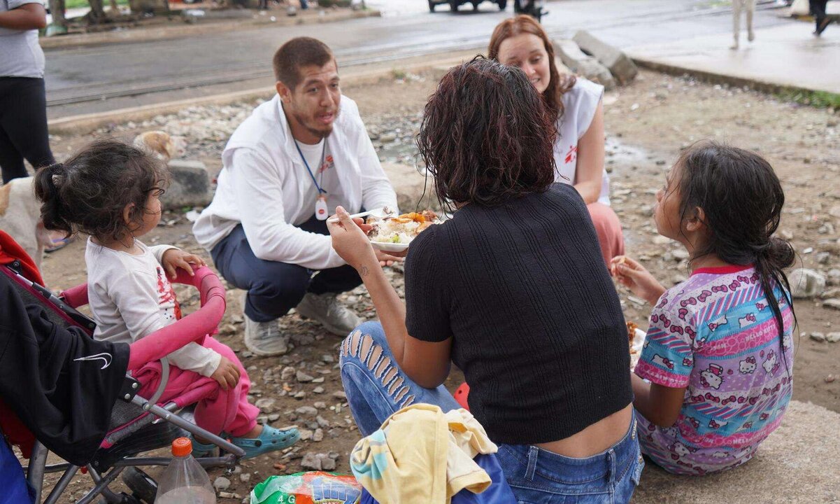 Students Explore Migration Narratives in Costa Rica