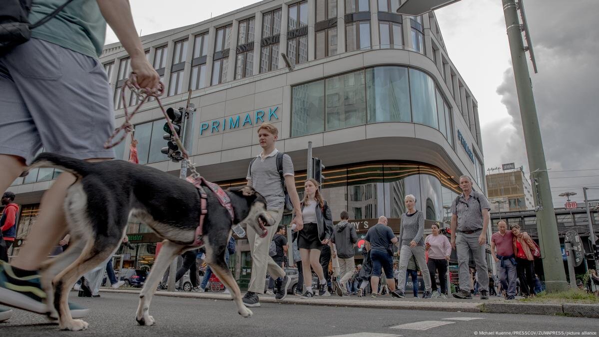 Die Arbeitslosigkeit in Deutschland übersteigt drei Millionen.