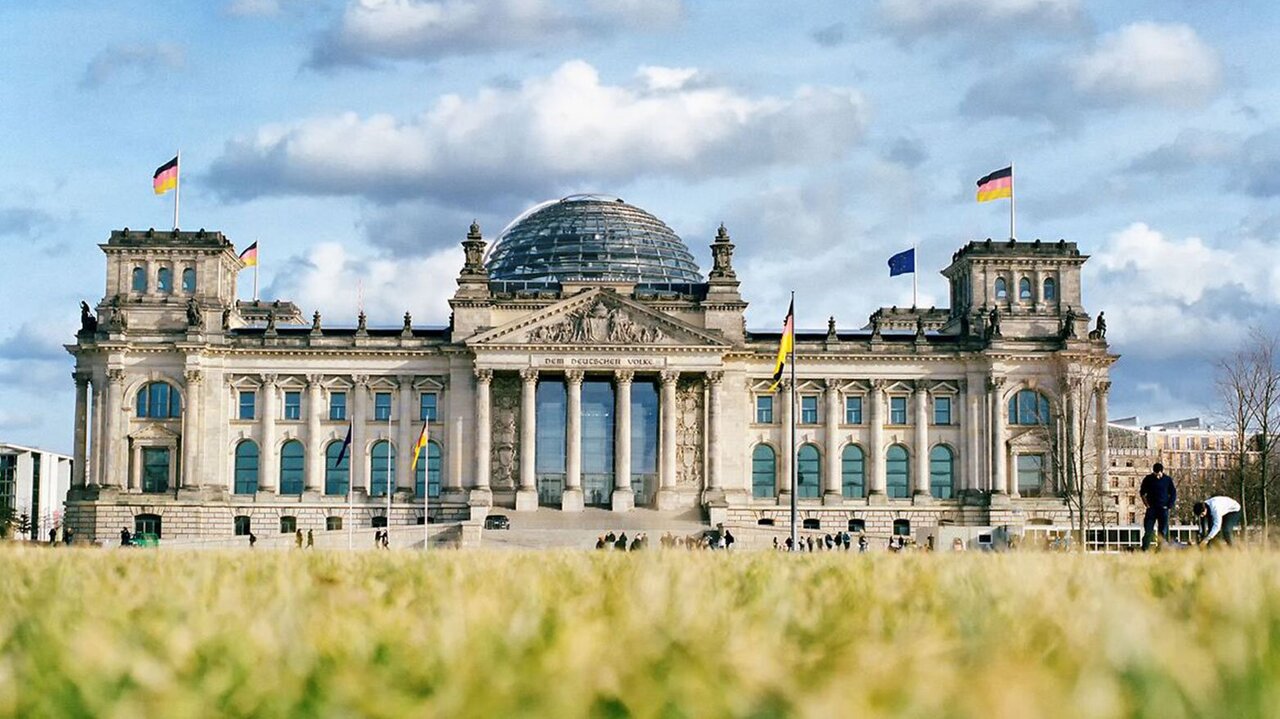 Germany Urges Nationals to Leave Iran Amid Sanctions Dispute