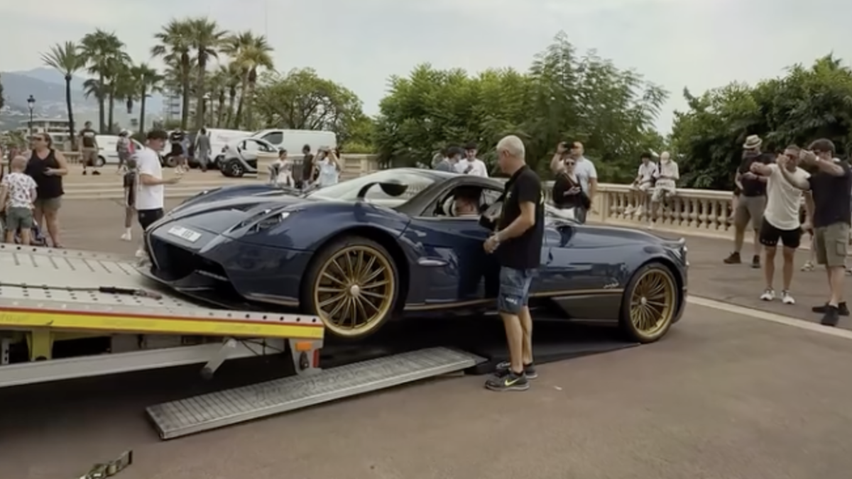 Millionaire’s Pagani Roadster Damaged in Monaco Delivery