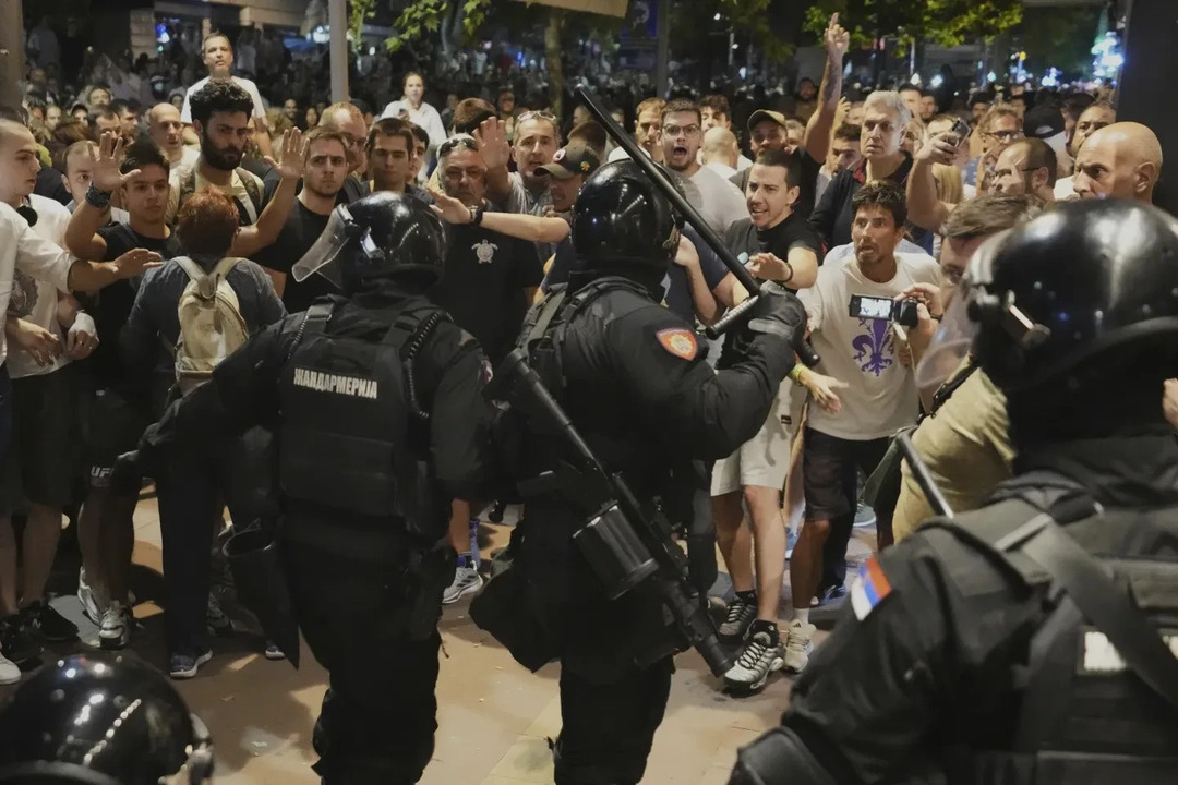 Serbian Police Disperse Protest in Novi Sad
