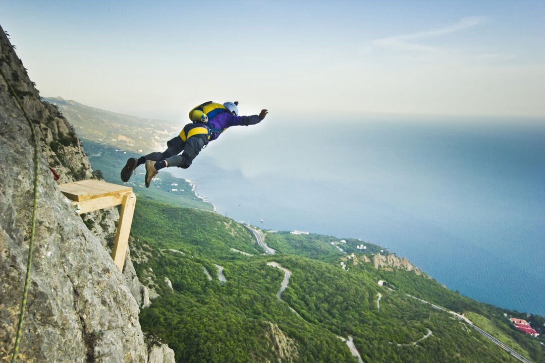 BASE Jumper Dies After Leap in Washington Mountains