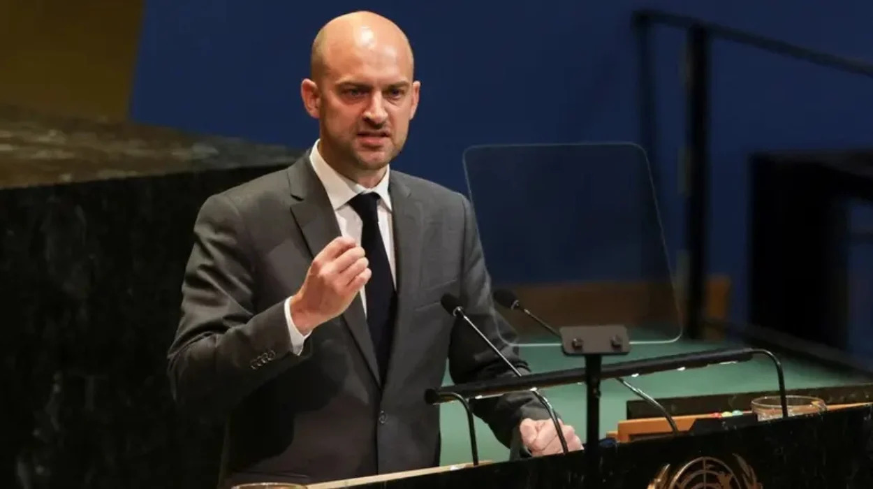 France Urges U.S. to Allow Abbas to Attend UN Assembly