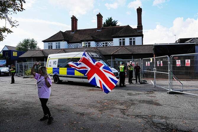 Three Arrested After Appeals Court Ruling on UK Migrant Hotel