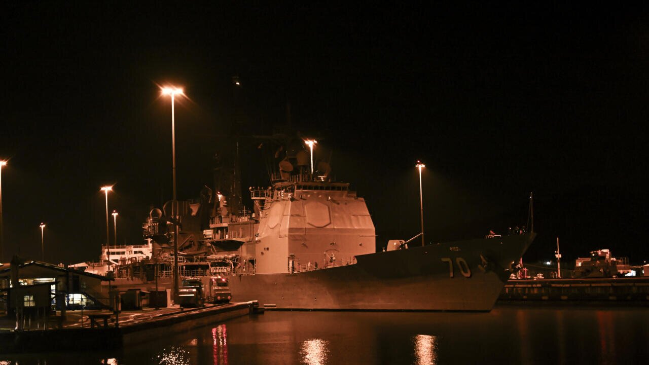 US Warship Crosses Panama Canal Amid Caribbean Deployment