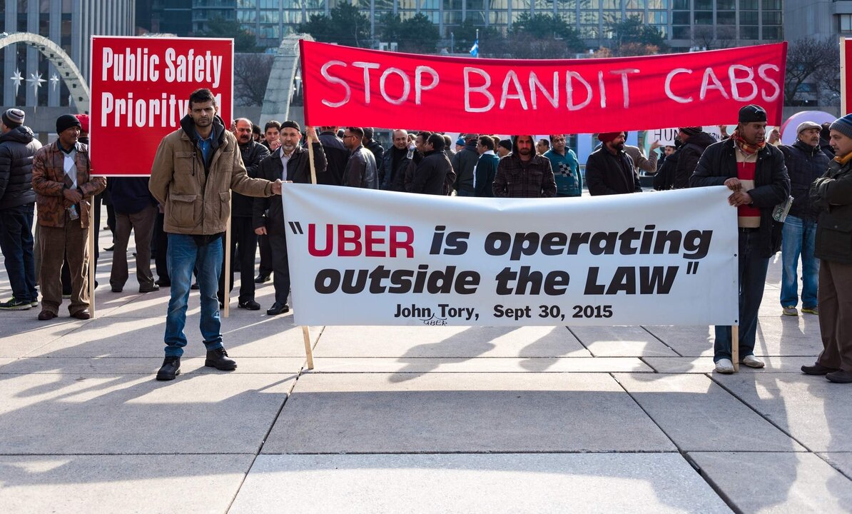 Uber Drivers in Costa Rica Consider Legal Action After App Bans