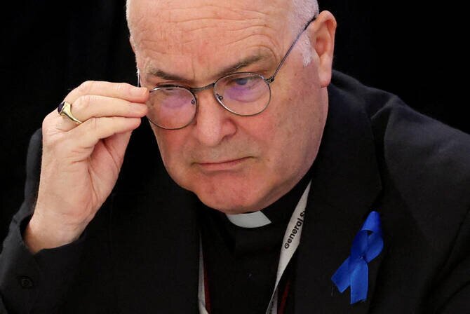 Archbishop Criticizes Reform's Farage Over 'Knee-Jerk' UK Asylum Plans